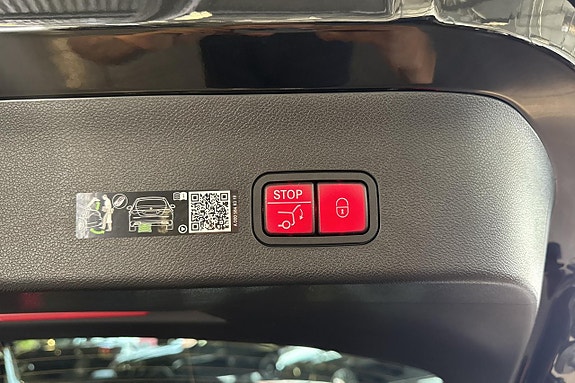 Mercedes-Benz CLA350 18 of 26