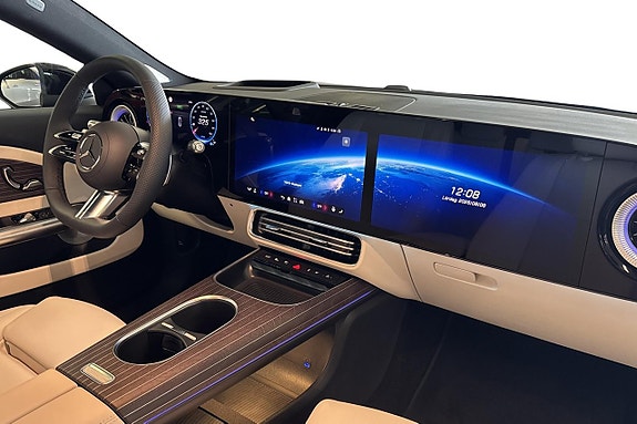 Mercedes-Benz CLA350 12 of 26