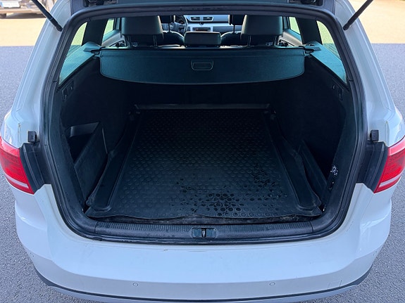 Volkswagen Passat Alltrack 14 of 27