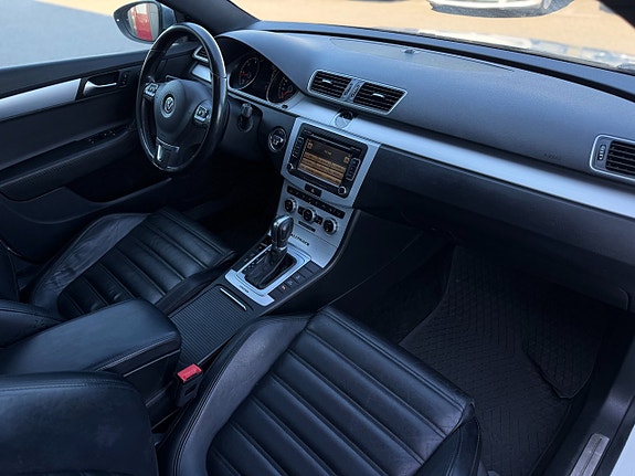 Volkswagen Passat Alltrack 18 of 27