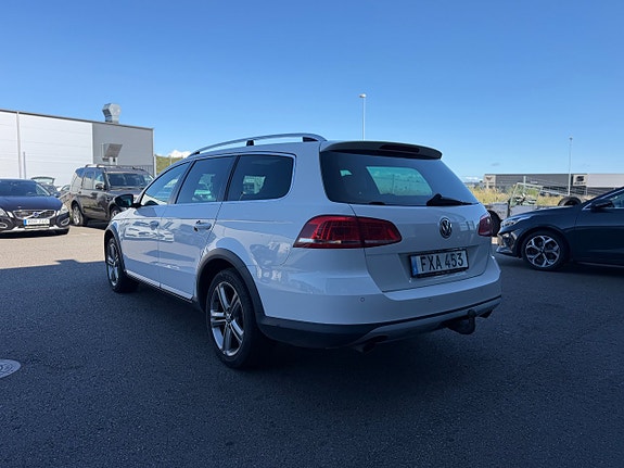 Volkswagen Passat Alltrack 12 of 27