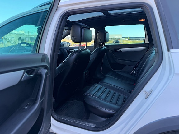 Volkswagen Passat Alltrack 11 of 27