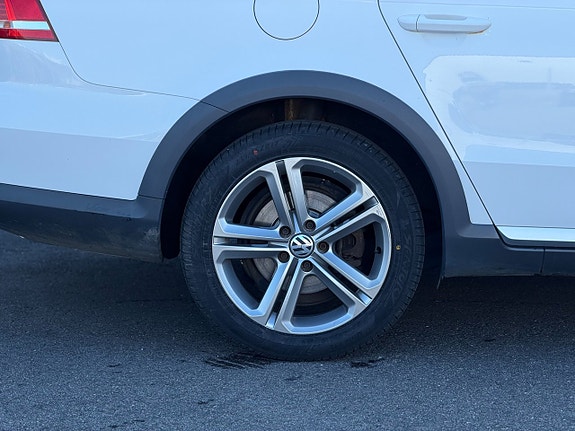 Volkswagen Passat Alltrack 5 of 27