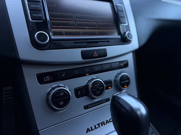 Volkswagen Passat Alltrack 25 of 27