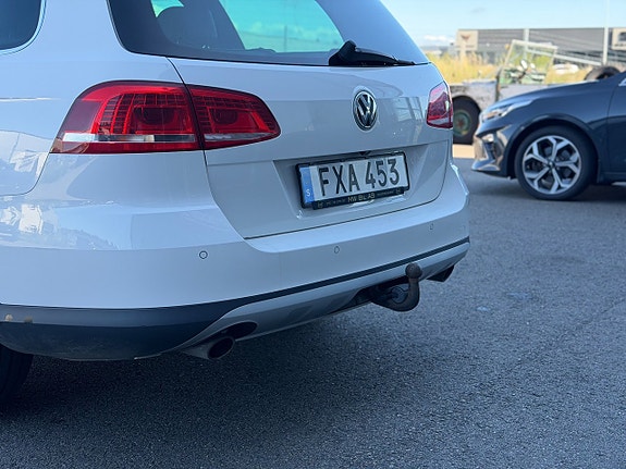 Volkswagen Passat Alltrack 13 of 27