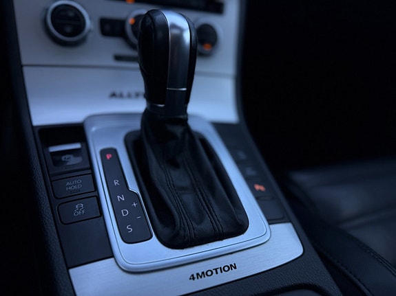 Volkswagen Passat Alltrack 24 of 27