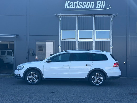 Volkswagen Passat Alltrack 2 of 27
