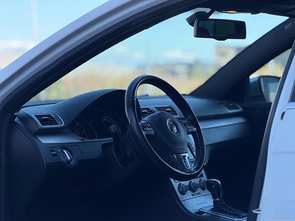 Volkswagen Passat Alltrack 9 of 27
