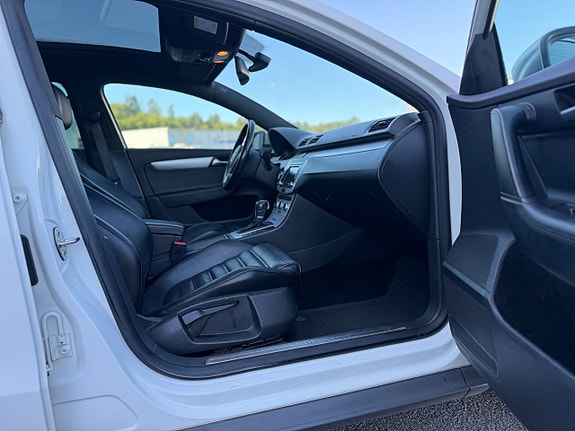 Volkswagen Passat Alltrack 17 of 27
