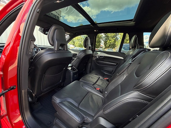 Volvo XC90 11 of 25