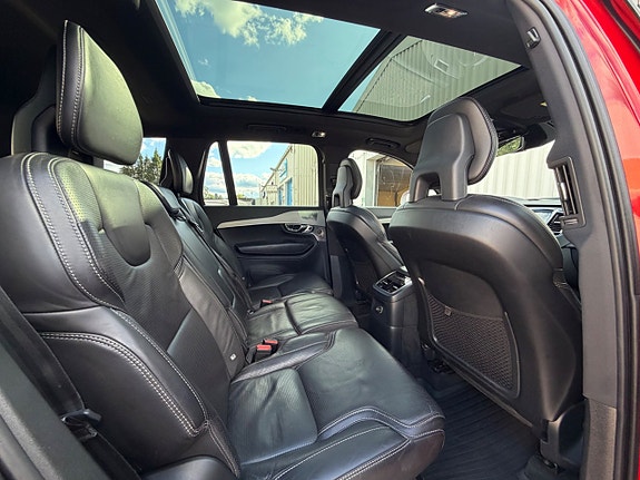 Volvo XC90 13 of 25