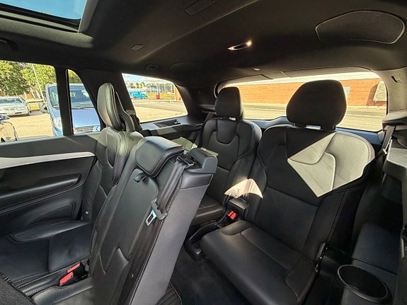 Volvo XC90 12 of 25