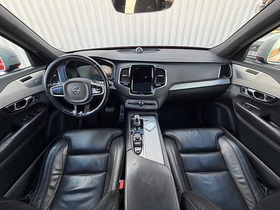 Volvo XC90 8 of 25
