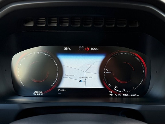 Volvo XC90 15 of 25