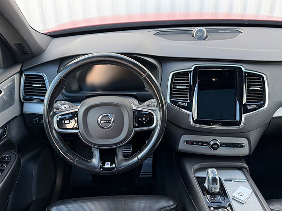 Volvo XC90 9 of 25