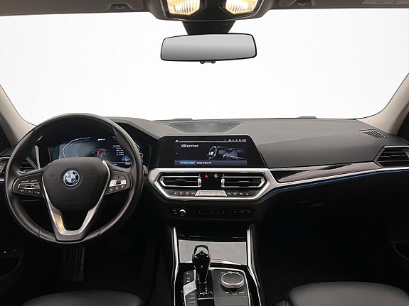 BMW 330e 13 of 30