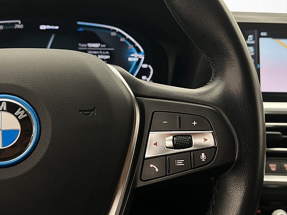 BMW 330e 19 of 30