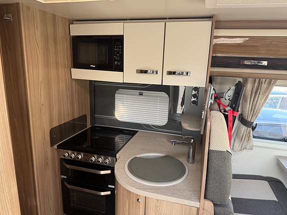 Swift Toscana 794 150hk Aut Långbädd 8 of 9