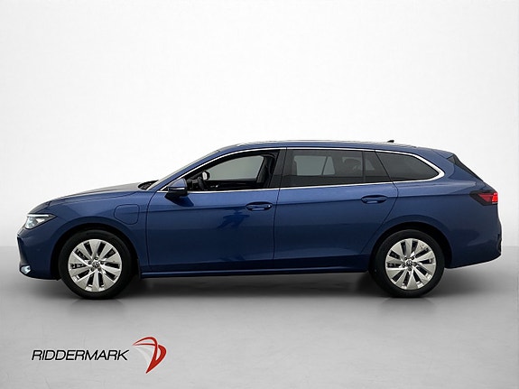 Volkswagen Passat 4 of 30
