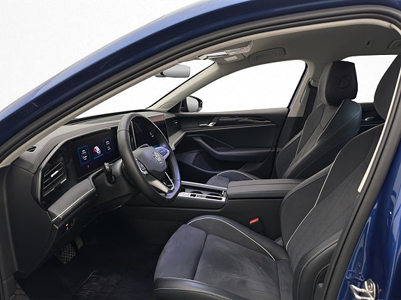Volkswagen Passat 11 of 30