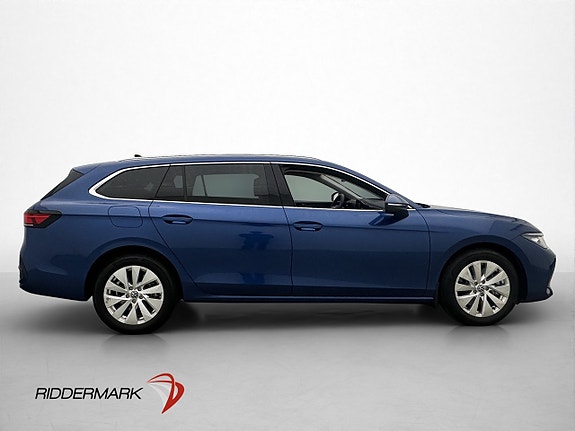 Volkswagen Passat 9 of 30