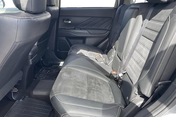 Mitsubishi Outlander 16 of 22
