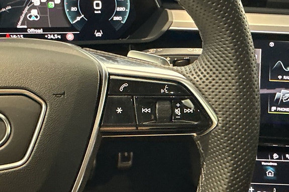 Audi Q8 e-tron 17 of 30