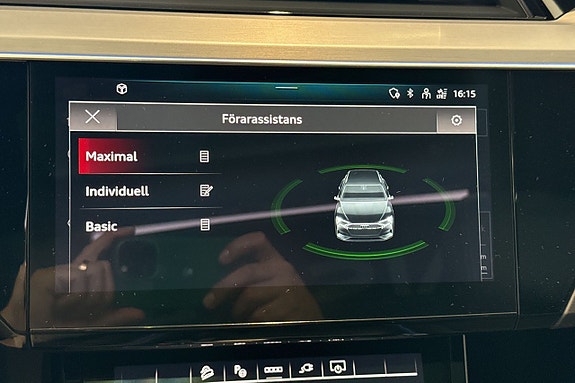 Audi Q8 e-tron 24 of 30