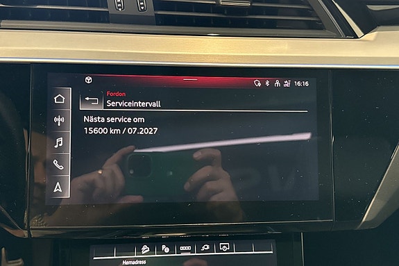 Audi Q8 e-tron 26 of 30