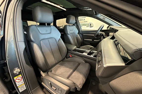 Audi Q8 e-tron 11 of 30