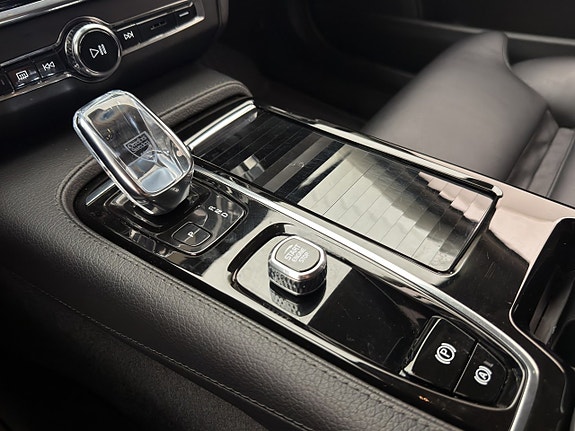 Volvo V90 26 of 30