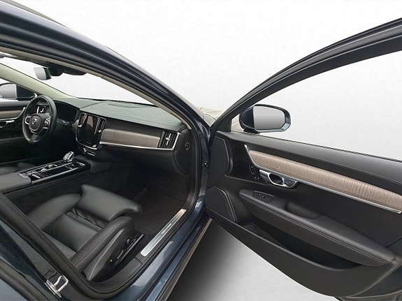 Volvo V90 13 of 30