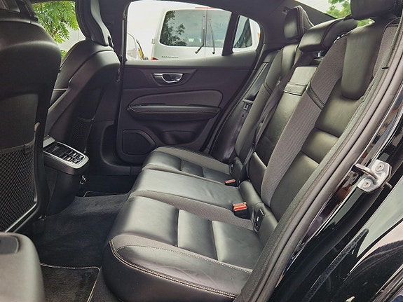 Volvo S60 15 of 16