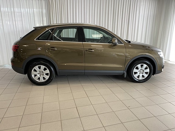Audi Q3 2 of 11