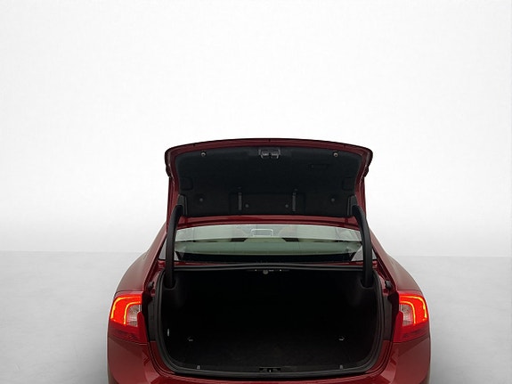 Volvo S60 27 of 30