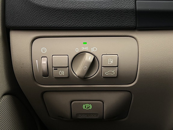 Volvo S60 16 of 30
