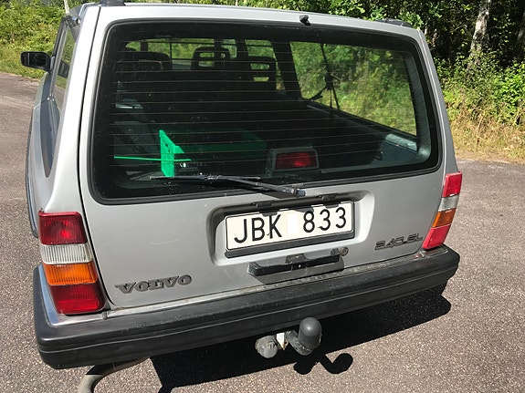 Volvo 240 3 of 9