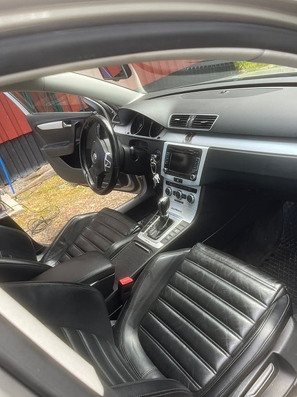Volkswagen Passat Alltrack 7 of 9