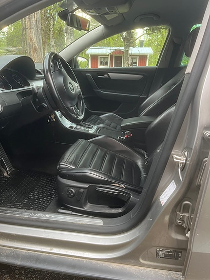 Volkswagen Passat Alltrack 8 of 9