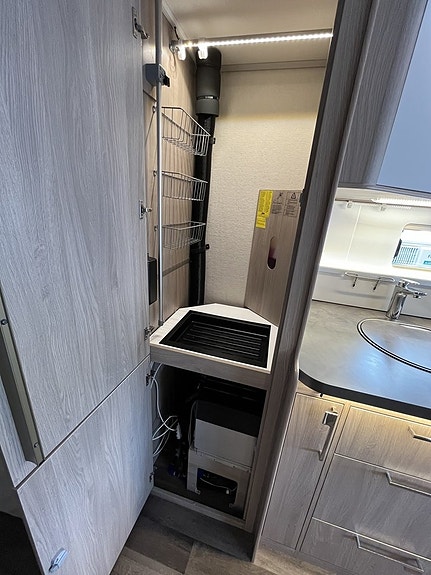 Kabe Imperial 780 TDL KS E2 (Långbäddar) ALDE/AC/Ugn/Mikro/Läder 14 of 18