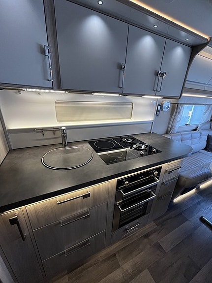 Kabe Imperial 780 TDL KS E2 (Långbäddar) ALDE/AC/Ugn/Mikro/Läder 8 of 18