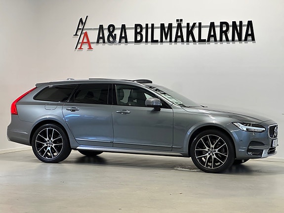Volvo V90 Cross Country 8 of 28