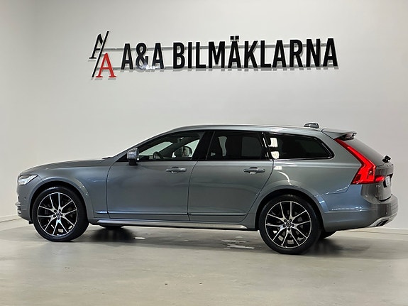 Volvo V90 Cross Country 4 of 28