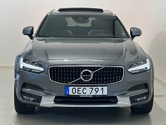 Volvo V90 Cross Country 7 of 28
