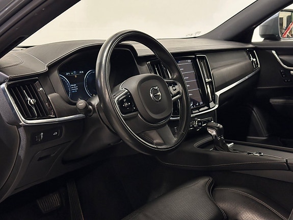 Volvo V90 Cross Country 11 of 28