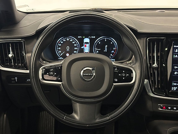 Volvo V90 Cross Country 21 of 28