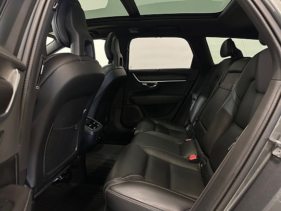Volvo V90 Cross Country 17 of 28
