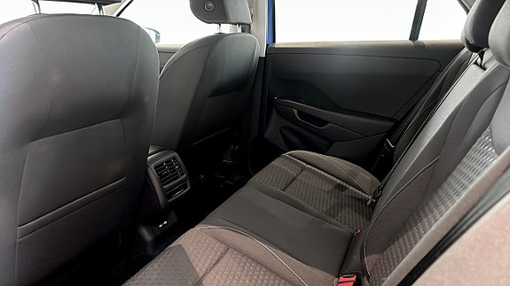 Volkswagen T-Roc 12 of 13