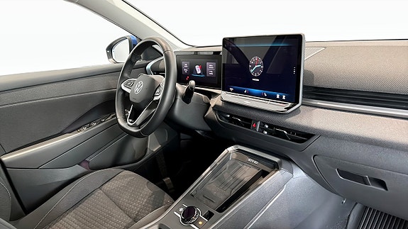 Volkswagen T-Roc 10 of 13