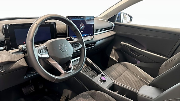 Volkswagen T-Roc 2 of 13